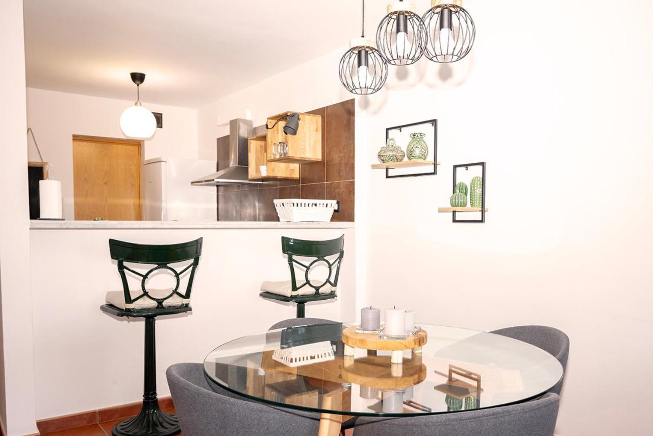 Artistic Beachfront Apartment Radazul Exterior foto