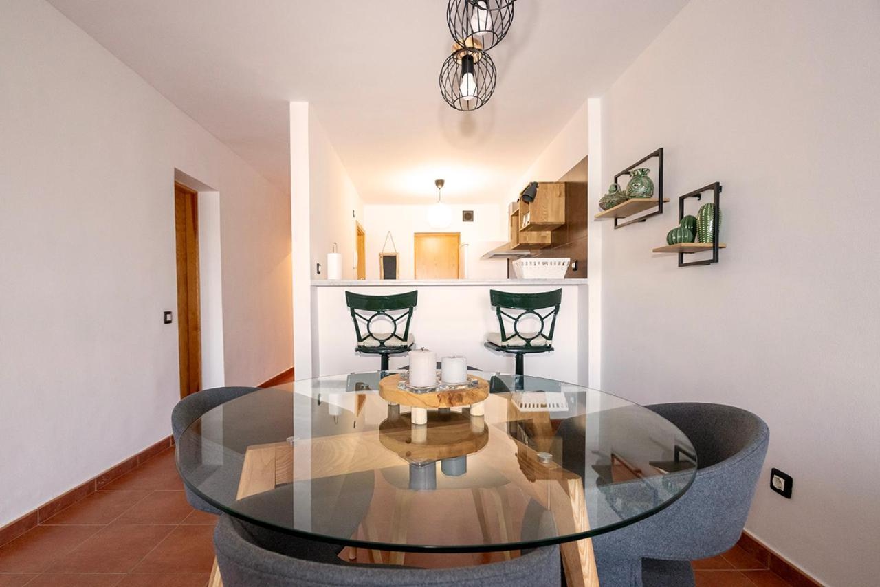 Artistic Beachfront Apartment Radazul Exterior foto