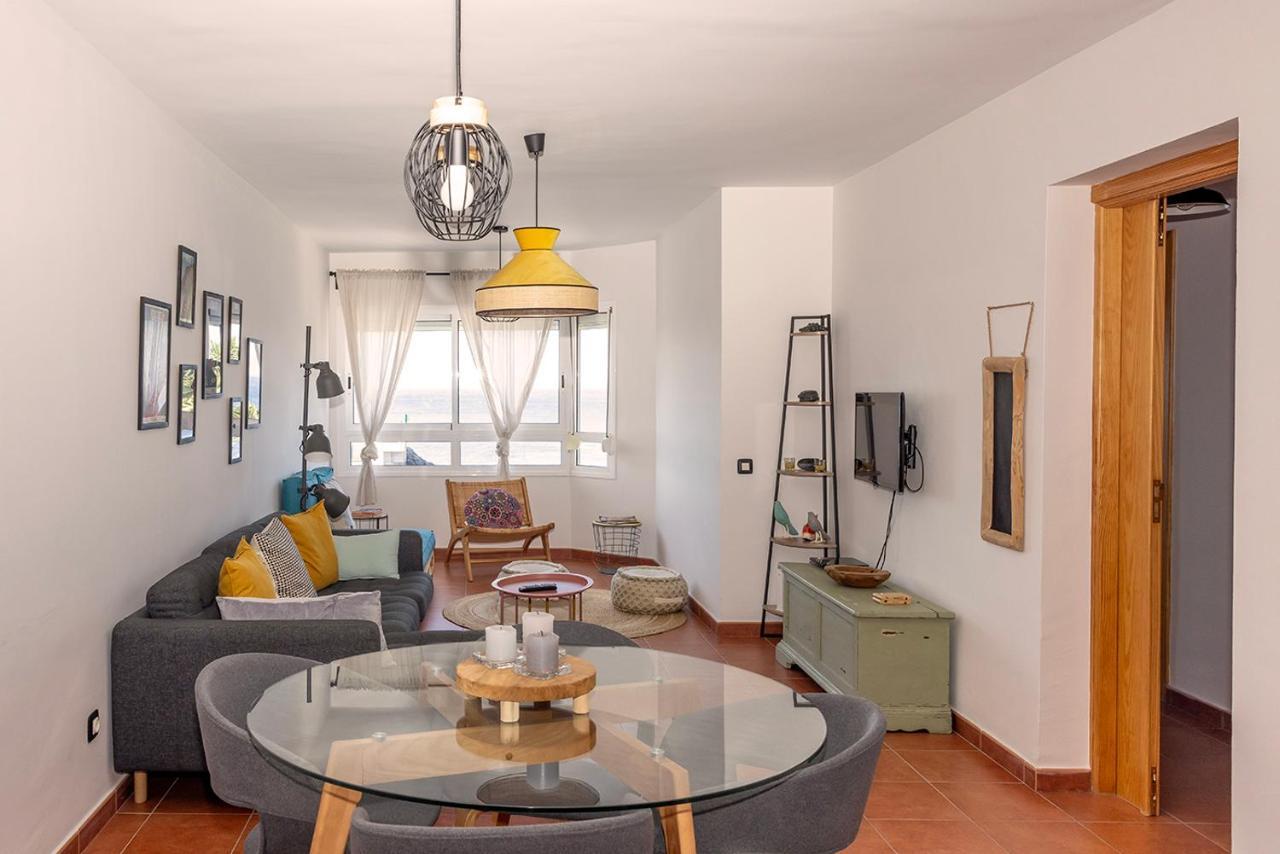 Artistic Beachfront Apartment Radazul Exterior foto