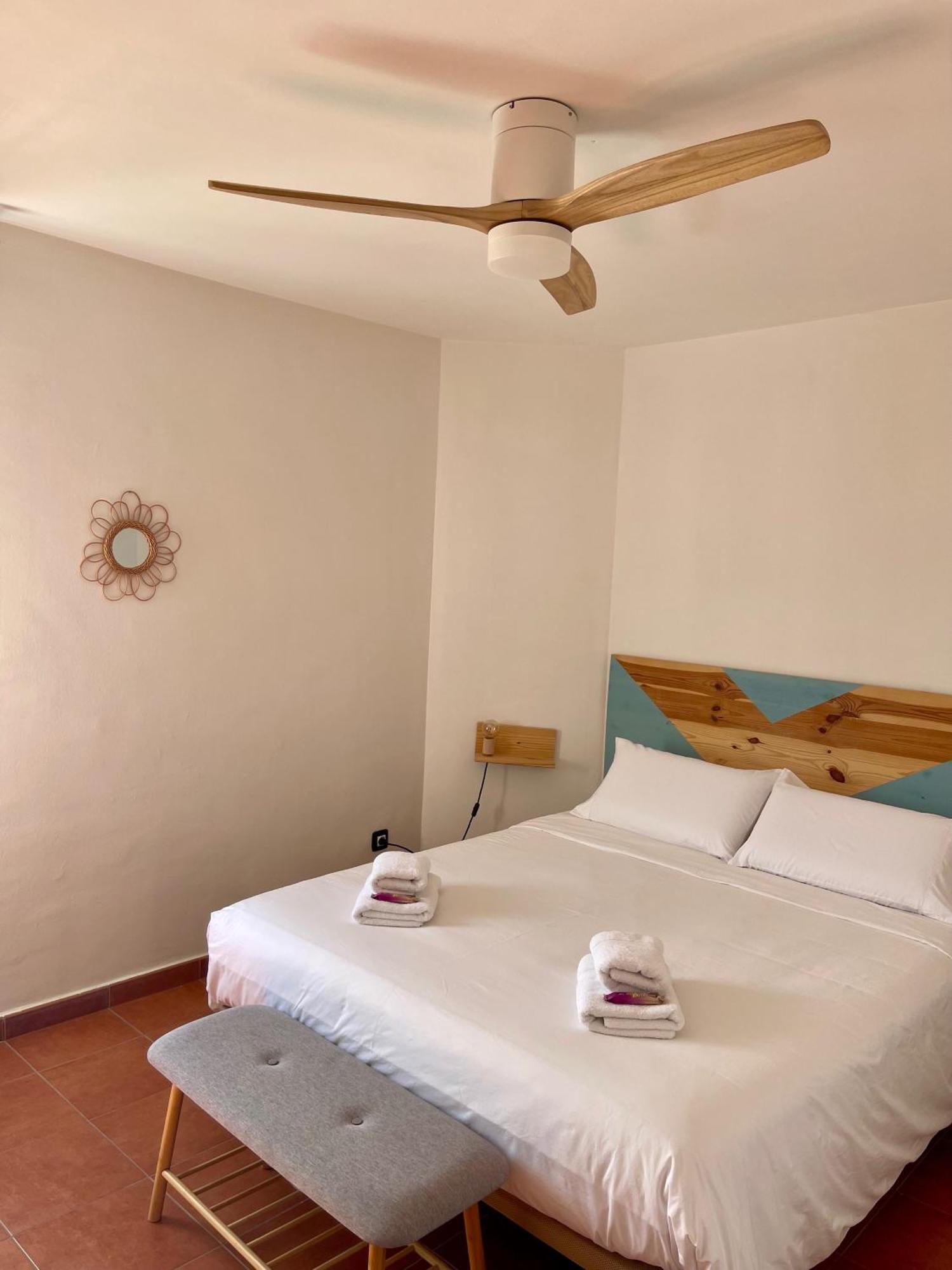 Artistic Beachfront Apartment Radazul Exterior foto